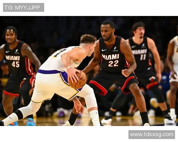 2013年1月18日热火对湖人精彩比赛录像回放全程回顾与分析